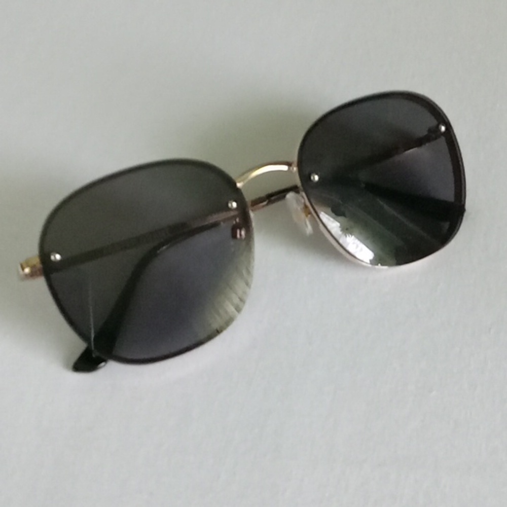Foster Grant Sunglasses - Picture 10 of 10